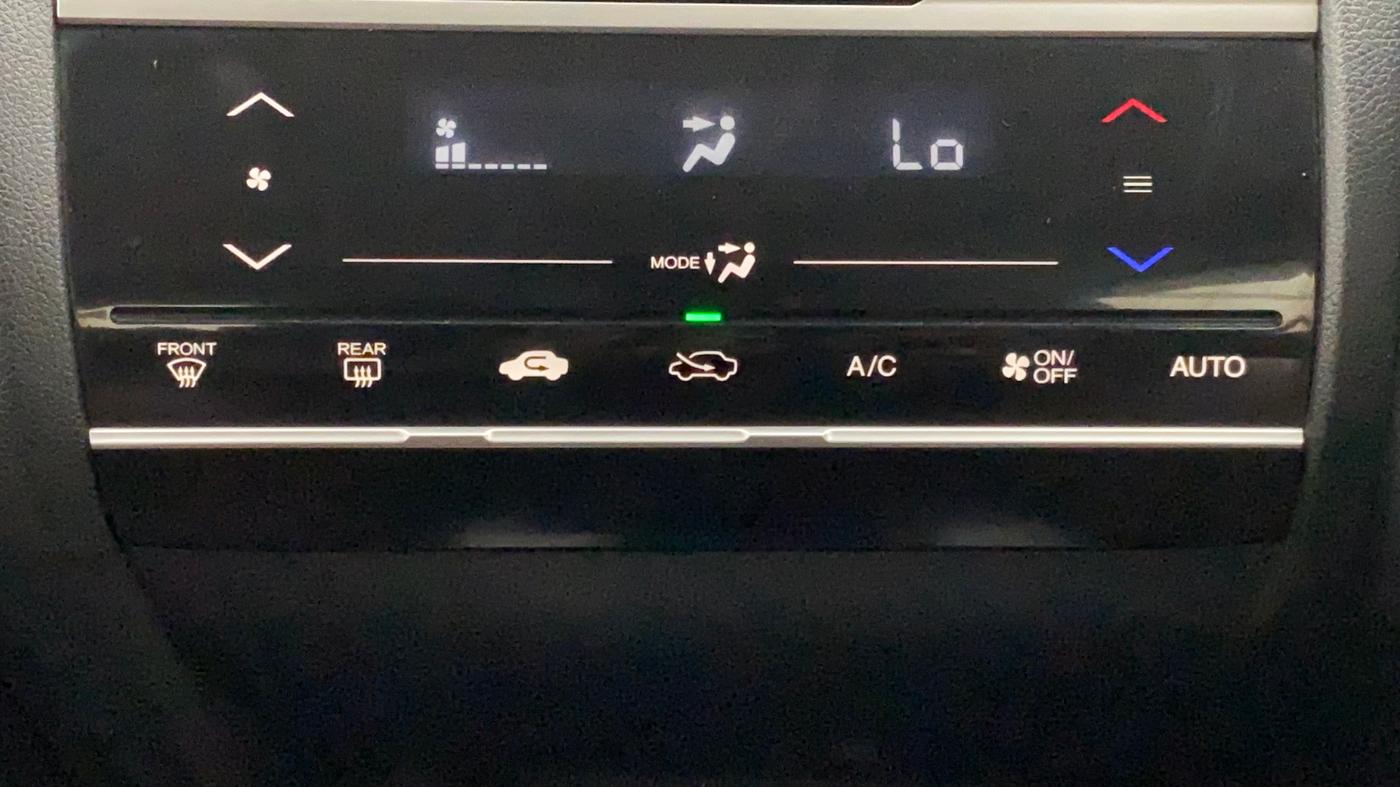 2017 Honda WR-V 1.2L I-VTEC VX MT, Petrol, Manual, 1,10,630 km, Automatic Climate Control