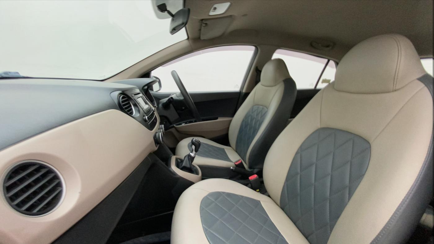 2015 Hyundai Grand i10 SPORTZ 1.1 CRDI, Diesel, Manual, 90,828 km, Right Side Front Door Cabin