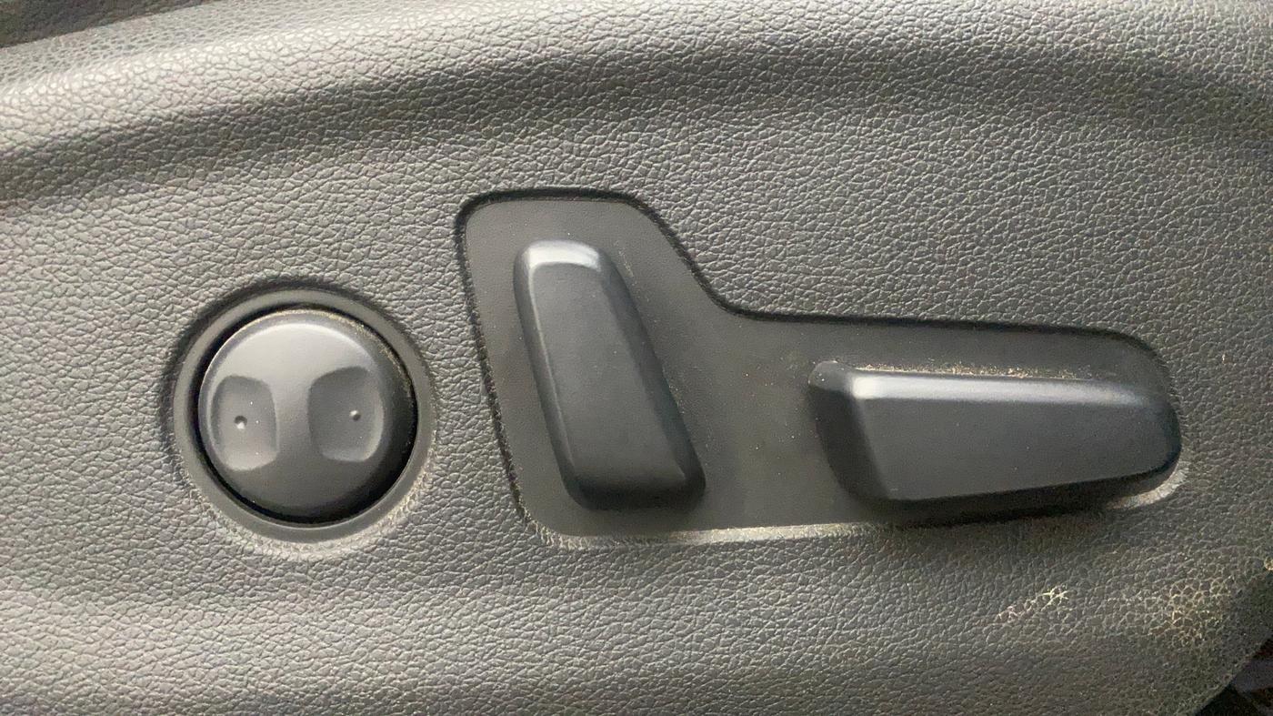 2021 Hyundai Tucson GLS 2WD AT PETROL, Petrol, Automatic, 46,674 km, Driver Side Adjustment Panel