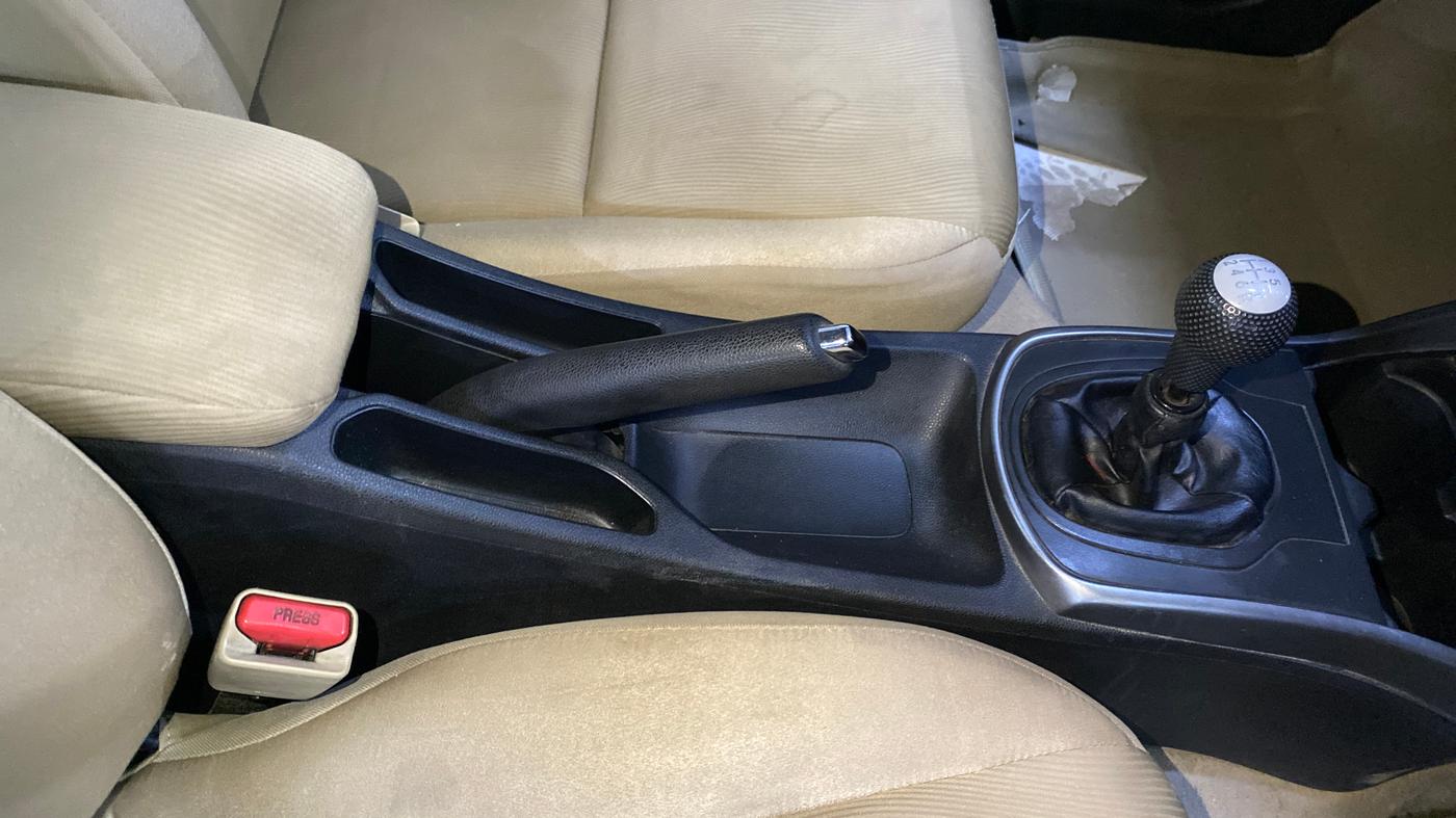 2015 Honda City 1.5L I-DTEC V, Diesel, Manual, 99,674 km, Gear Lever