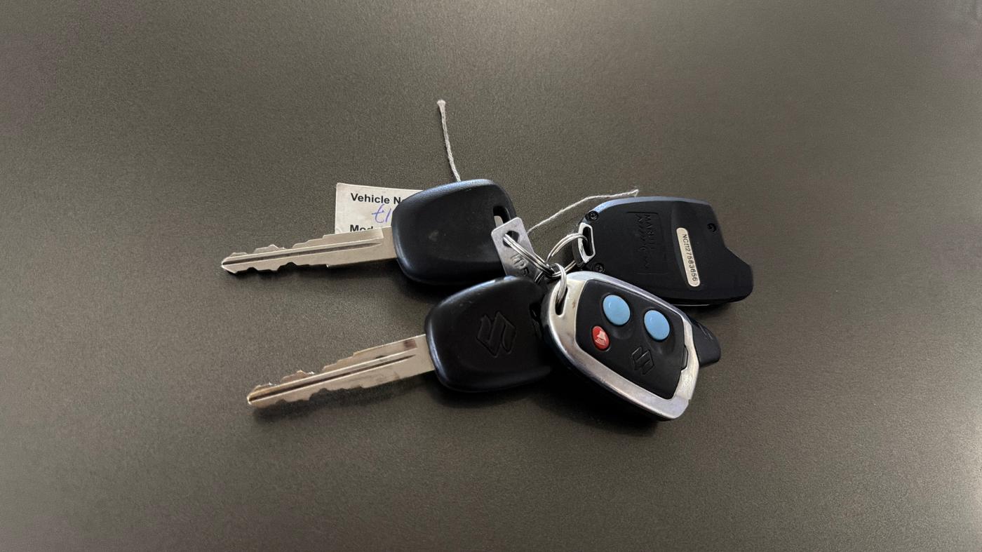 2022 Maruti Swift LXI, CNG, Manual, 58,079 km, Key Close Up