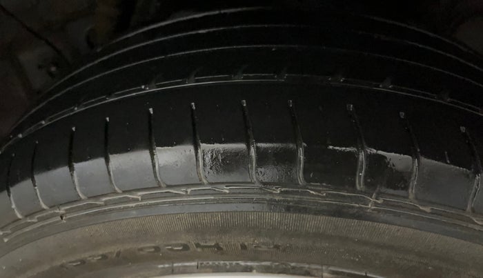 2021 Hyundai VENUE S 1.2, Petrol, Manual, 30,315 km, Left Rear Tyre Tread