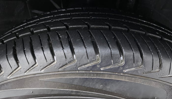2017 Datsun Redi Go S 1.0, Petrol, Manual, 14,298 km, Right Front Tyre Tread