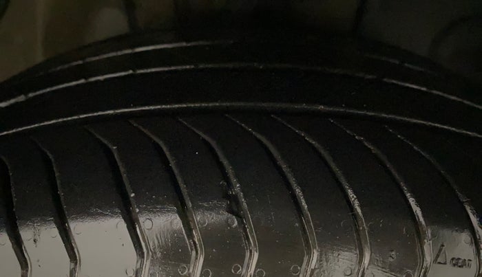 2022 MG ASTOR STYLE 1.5 MT, Petrol, Manual, 11,411 km, Right Front Tyre Tread