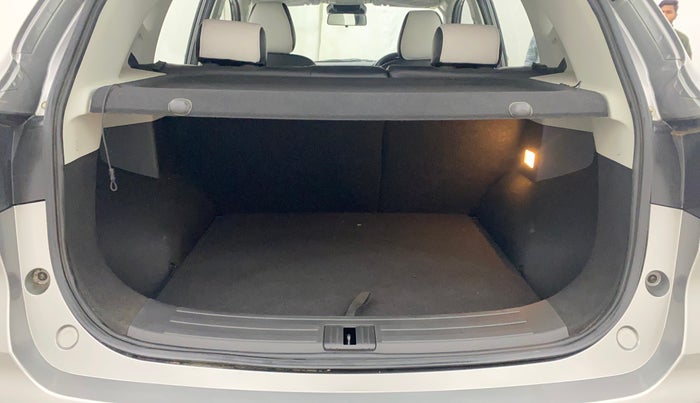 2022 MG ASTOR STYLE 1.5 MT, Petrol, Manual, 11,411 km, Boot Inside