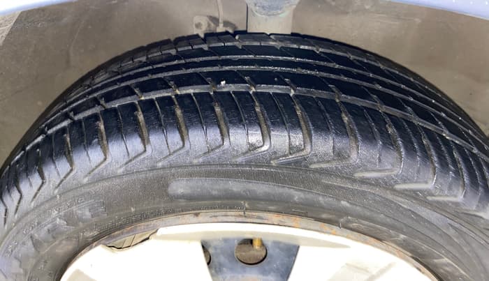 2015 Maruti Wagon R 1.0 VXI AMT, Petrol, Automatic, 24,075 km, Right Front Tyre Tread
