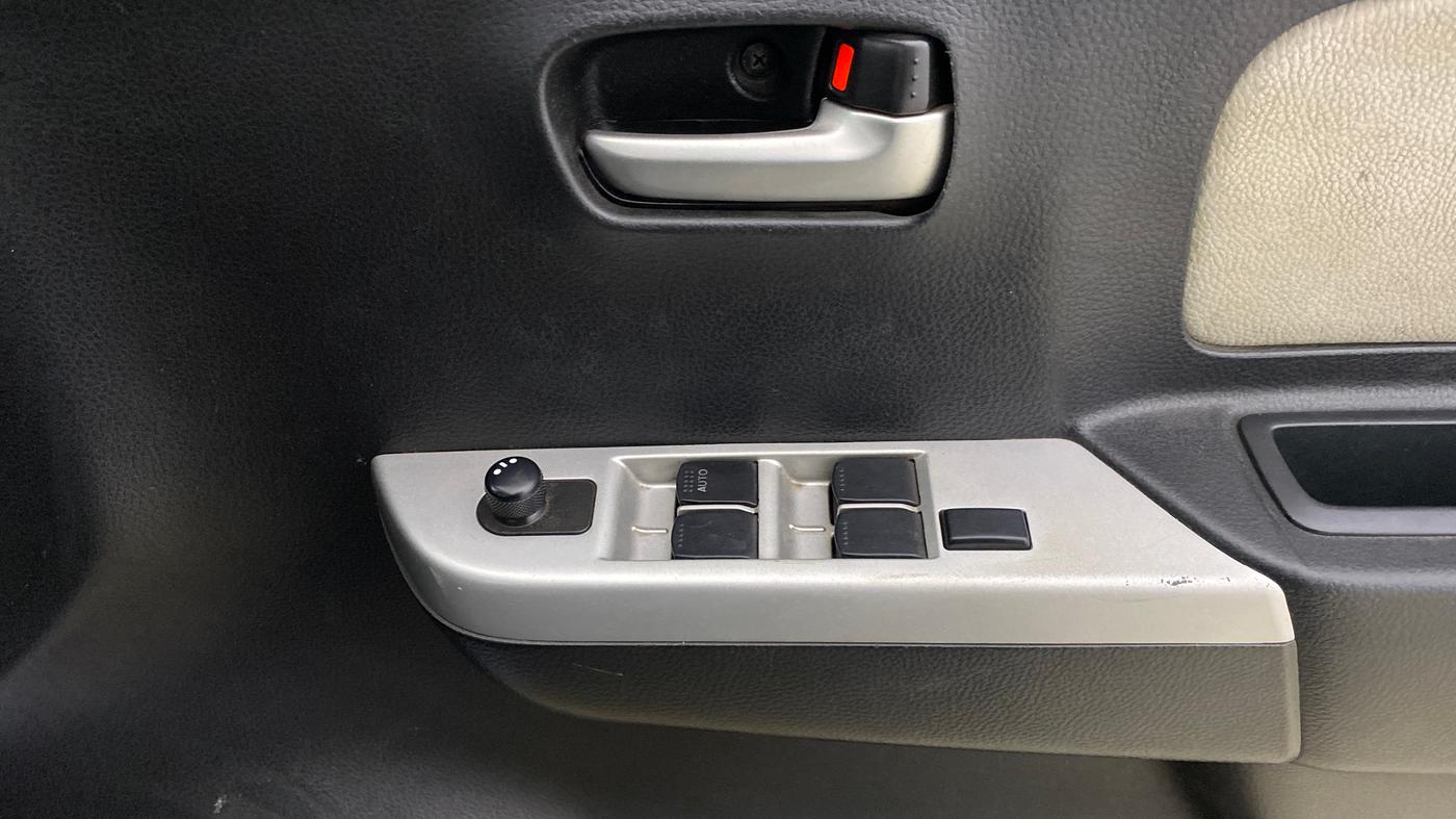 2015 Maruti Wagon R 1.0 VXI AMT, Petrol, Automatic, 24,075 km, Driver Side Door Panels Control