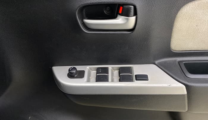 2015 Maruti Wagon R 1.0 VXI AMT, Petrol, Automatic, 24,075 km, Driver Side Door Panels Control