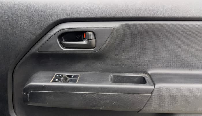 2021 Maruti New Wagon-R LXI (O) 1.0, Petrol, Manual, 45,257 km, Driver Side Door Panels Control