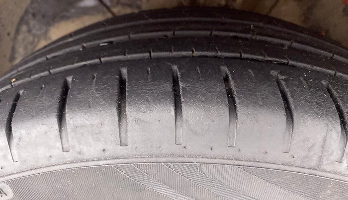2018 Maruti Baleno ZETA 1.2 K12 CVT, Petrol, Automatic, 43,364 km, Left Front Tyre Tread