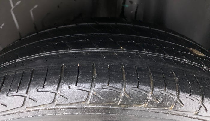2018 Volkswagen Polo COMFORTLINE 1.0 PETROL, Petrol, Manual, 70,494 km, Left Rear Tyre Tread