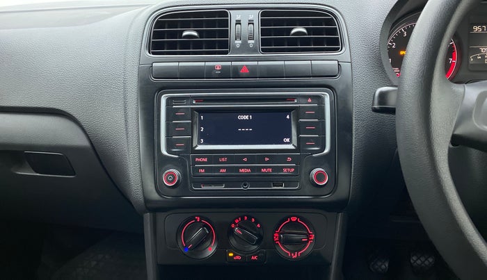 2018 Volkswagen Polo COMFORTLINE 1.0 PETROL, Petrol, Manual, 70,494 km, Air Conditioner