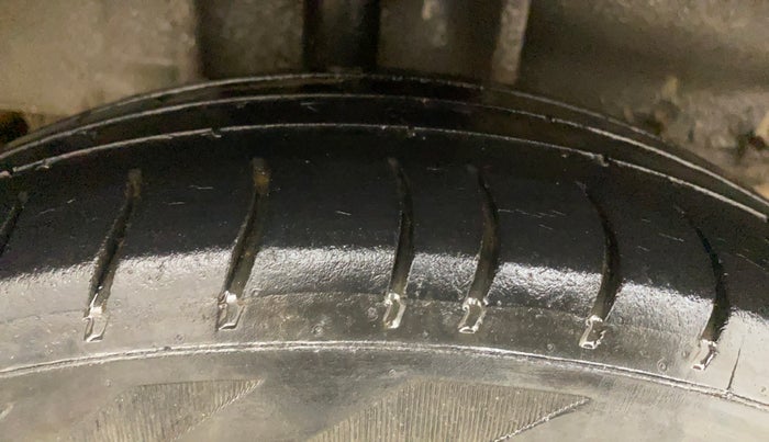 2016 Tata Tiago XE DIESEL, Diesel, Manual, 98,484 km, Right Rear Tyre Tread