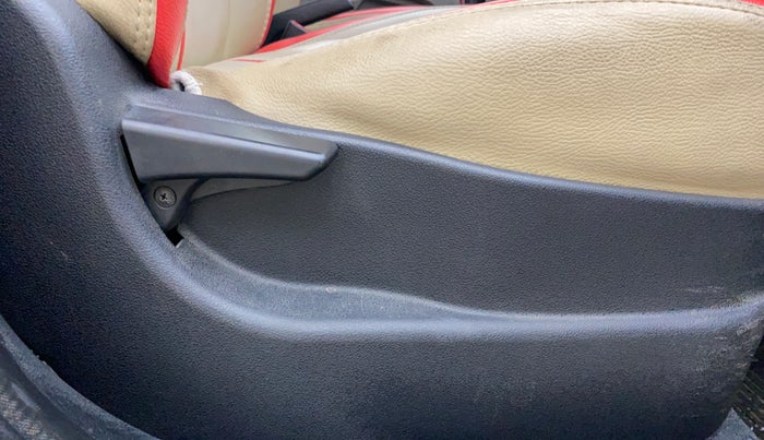 2016 Tata Tiago XE DIESEL, Diesel, Manual, 98,484 km, Driver Side Adjustment Panel