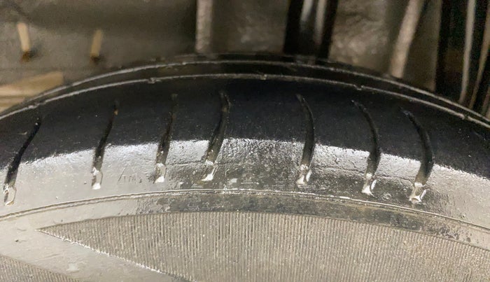 2016 Tata Tiago XE DIESEL, Diesel, Manual, 98,484 km, Left Rear Tyre Tread