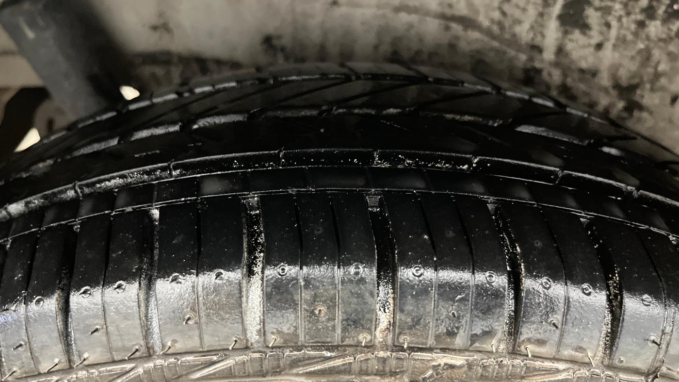 2014 Maruti Wagon R 1.0 VXI, Petrol, Manual, 92,229 km, Right Rear Tyre Tread