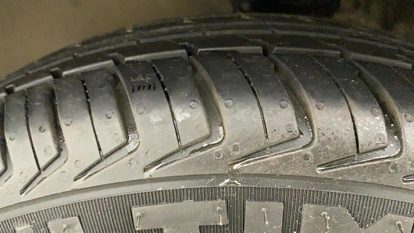 2011 Maruti Alto K10 VXI, Petrol, Manual, 1,01,283 km, Left Front Tyre Tread