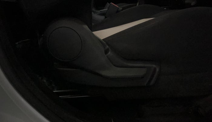 2022 Toyota Glanza E, Petrol, Manual, 8,724 km, Driver Side Adjustment Panel