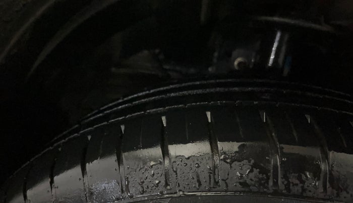 2022 Toyota Glanza E, Petrol, Manual, 8,724 km, Left Front Tyre Tread