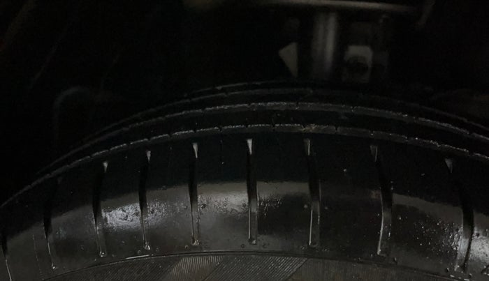 2022 Toyota Glanza E, Petrol, Manual, 8,724 km, Right Front Tyre Tread