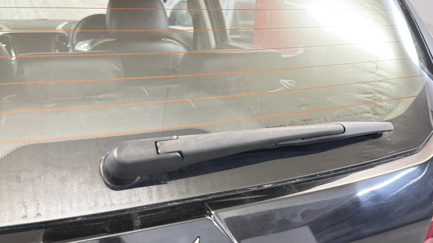 2023 Mahindra XUV300 W8 1.2 PETROL, Petrol, Manual, 29,060 km, Rear Wiper