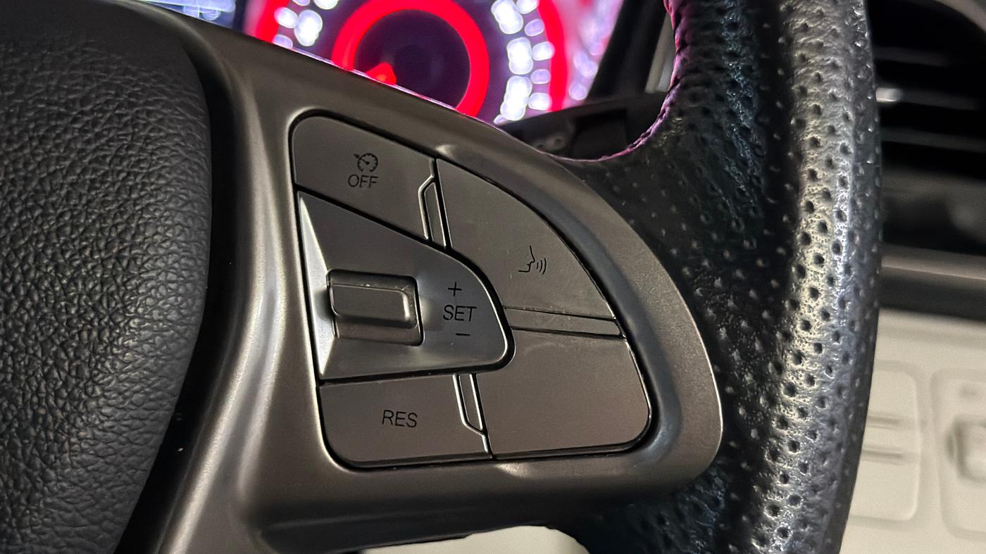 2023 Mahindra XUV300 W8 1.2 PETROL, Petrol, Manual, 29,060 km, Adaptive Cruise Control