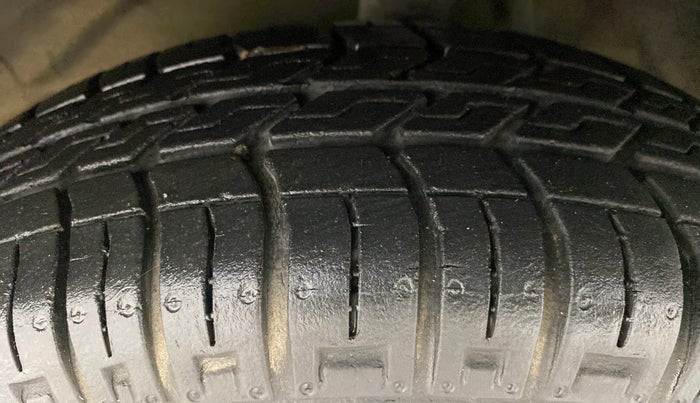 2013 Maruti Alto 800 LXI, Petrol, Manual, 17,820 km, Left Front Tyre Tread