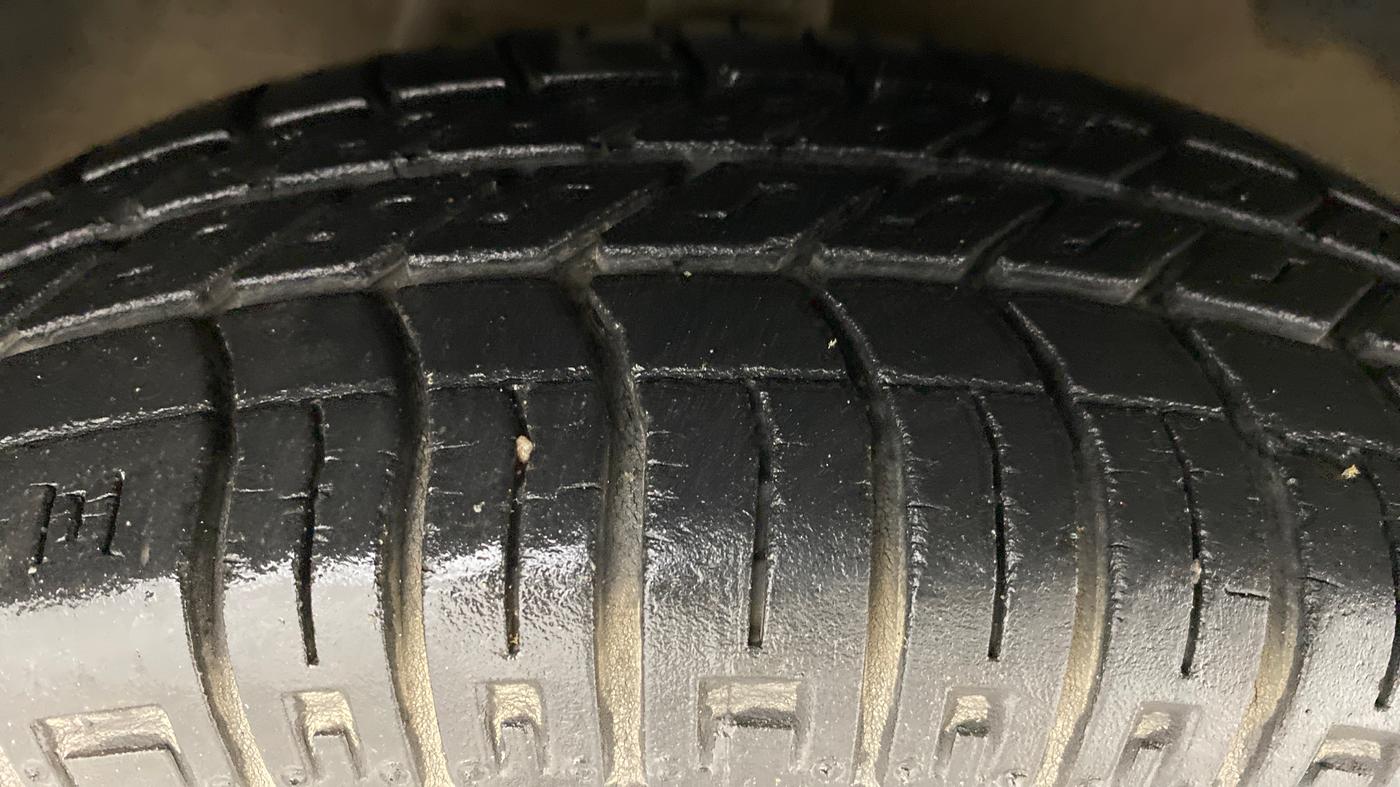 2013 Maruti Alto 800 LXI, Petrol, Manual, 17,820 km, Right Front Tyre Tread