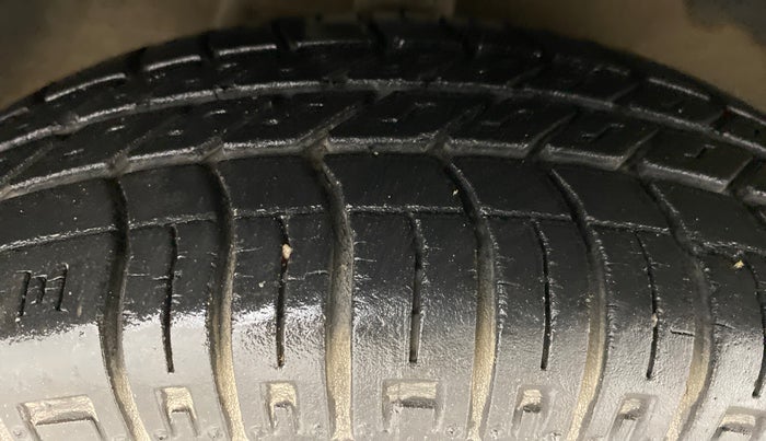 2013 Maruti Alto 800 LXI, Petrol, Manual, 17,820 km, Right Front Tyre Tread