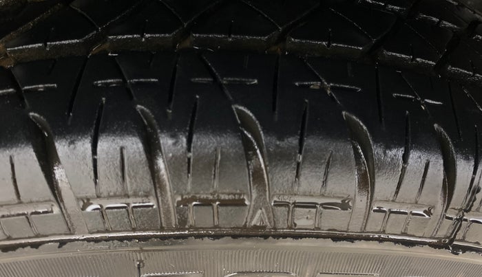 2013 Maruti Swift Dzire VXI, Petrol, Manual, 75,634 km, Right Rear Tyre Tread