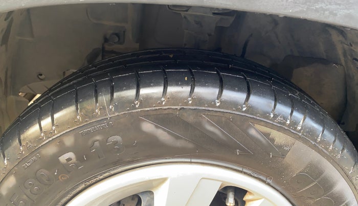 2017 Renault Kwid RXT 1.0, Petrol, Manual, 72,218 km, Left Front Tyre Tread