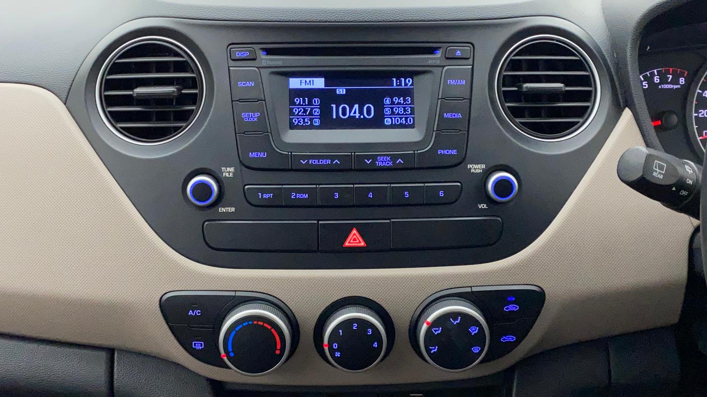 2016 Hyundai Grand i10 ASTA (O) 1.2 KAPPA VTVT, Petrol, Manual, 38,697 km, Air Conditioner