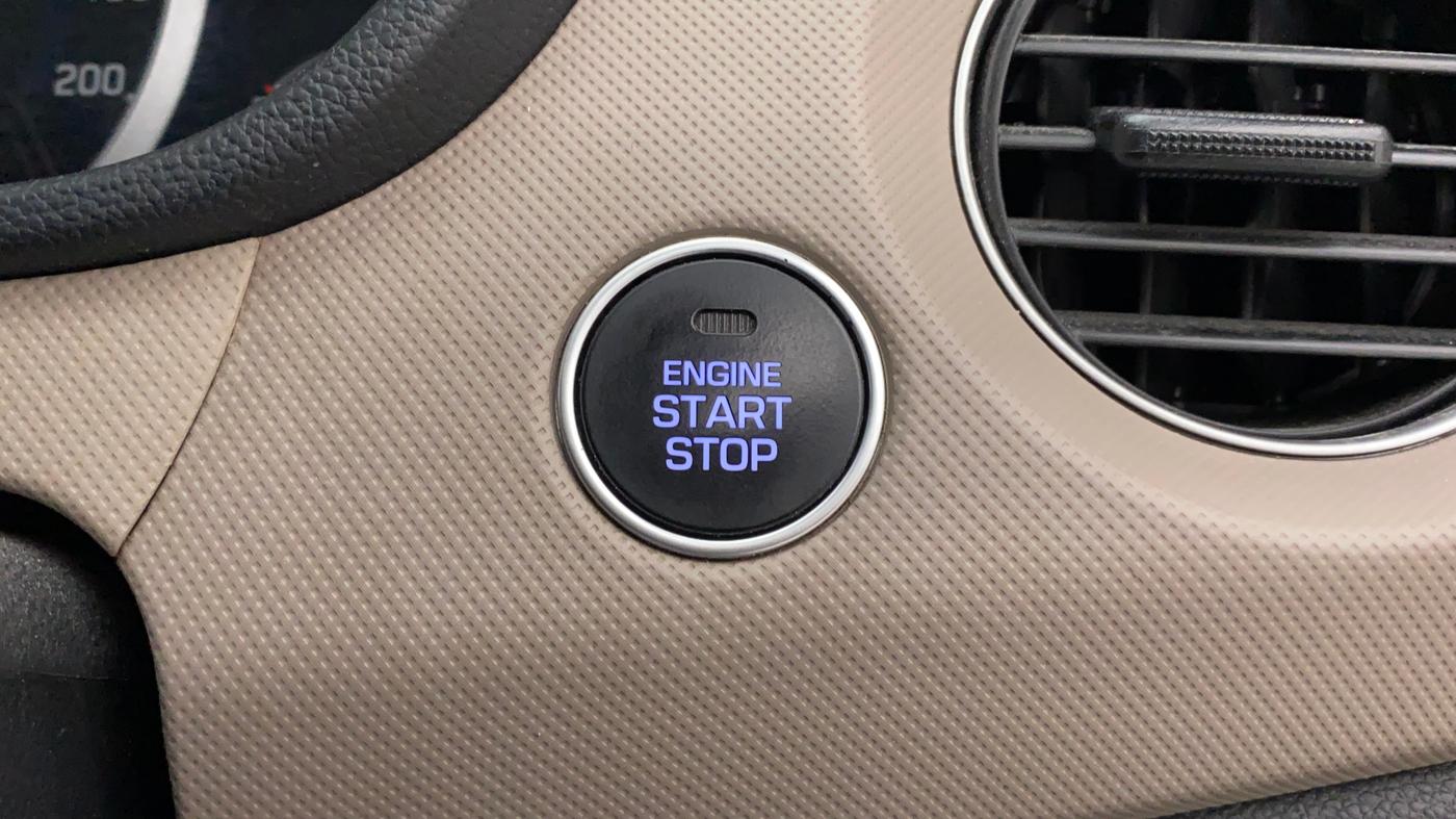 2016 Hyundai Grand i10 ASTA (O) 1.2 KAPPA VTVT, Petrol, Manual, 38,697 km, Keyless Start/ Stop Button