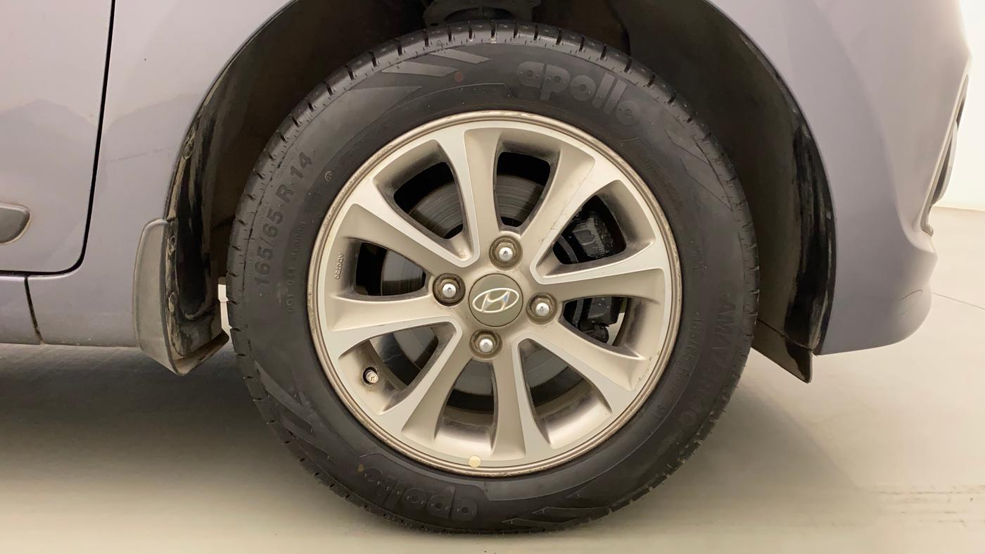 2016 Hyundai Grand i10 ASTA (O) 1.2 KAPPA VTVT, Petrol, Manual, 38,697 km, Right Front Wheel