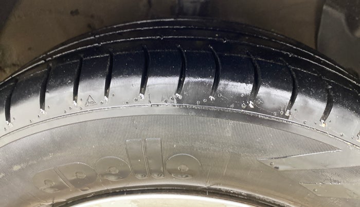 2016 Hyundai Grand i10 MAGNA 1.2 KAPPA VTVT, Petrol, Manual, 77,533 km, Right Front Tyre Tread