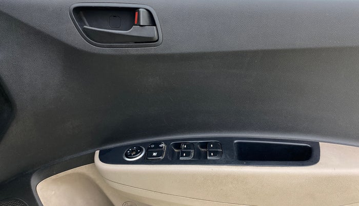 2016 Hyundai Grand i10 MAGNA 1.2 KAPPA VTVT, Petrol, Manual, 77,533 km, Driver Side Door Panels Control