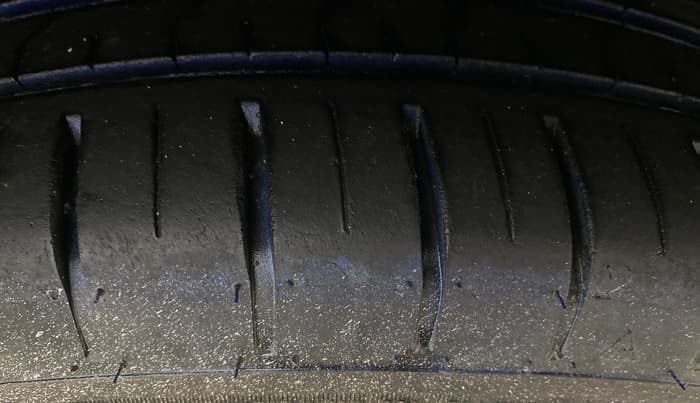 2015 Hyundai Elite i20 ASTA 1.2, Petrol, Manual, 1,27,498 km, Right Front Tyre Tread