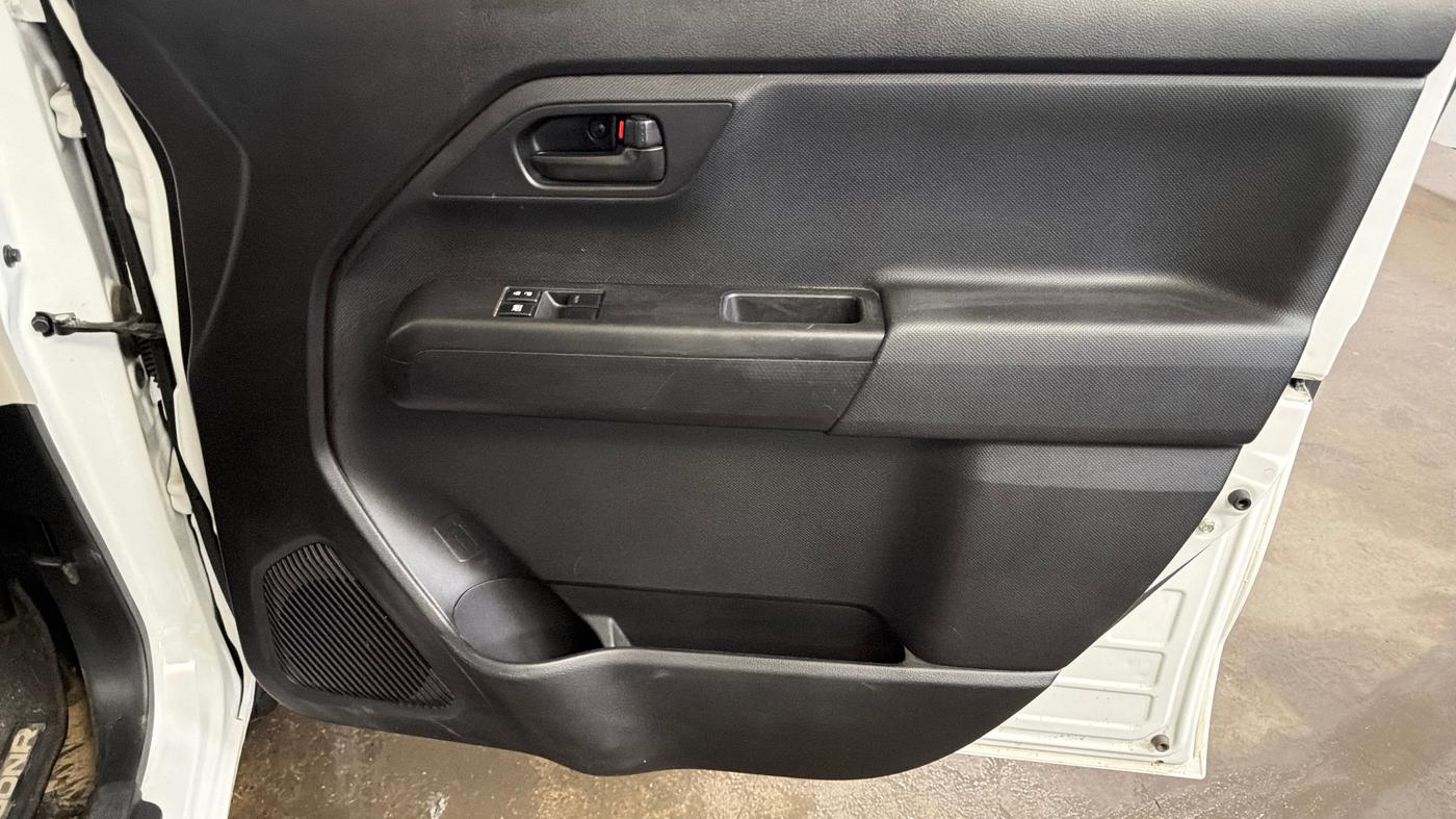 2026 Maruti New Wagon-R LXI 1.0, Petrol, Manual, 2,900 km, Driver Side Door Panels Control