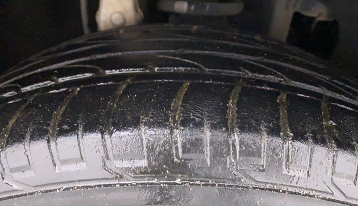 2018 Mahindra MARAZZO M8 7 STR, Diesel, Manual, 35,740 km, Right Front Tyre Tread