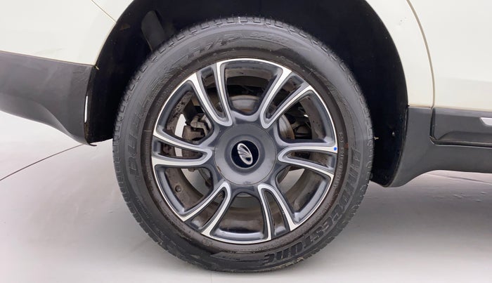 2018 Mahindra MARAZZO M8 7 STR, Diesel, Manual, 35,740 km, Right Rear Wheel