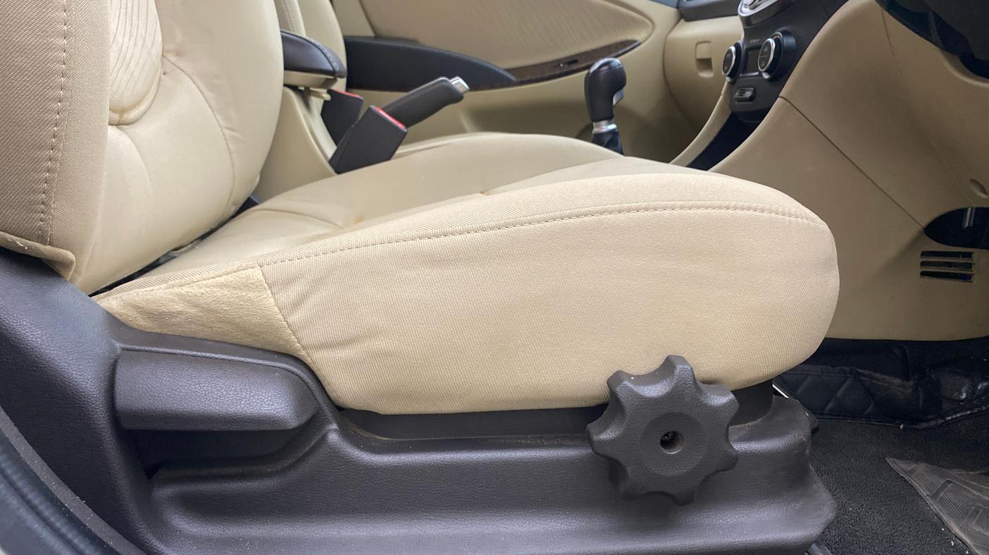 2015 Hyundai Verna FLUIDIC 1.6 CRDI S(O) 4S, Diesel, Manual, 1,37,089 km, Driver Side Adjustment Panel