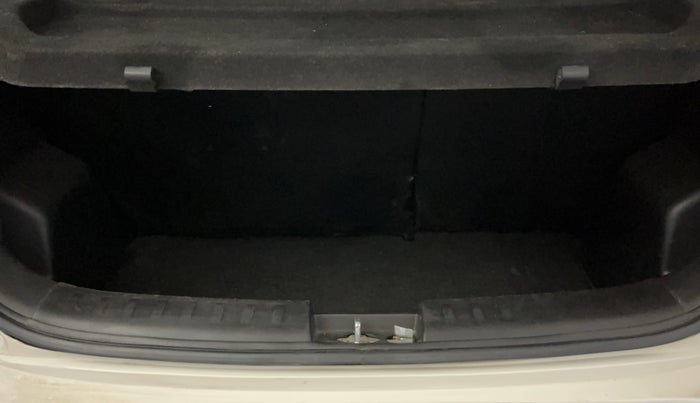 2016 Maruti Swift LXI (O), Petrol, Manual, 77,956 km, Boot Inside