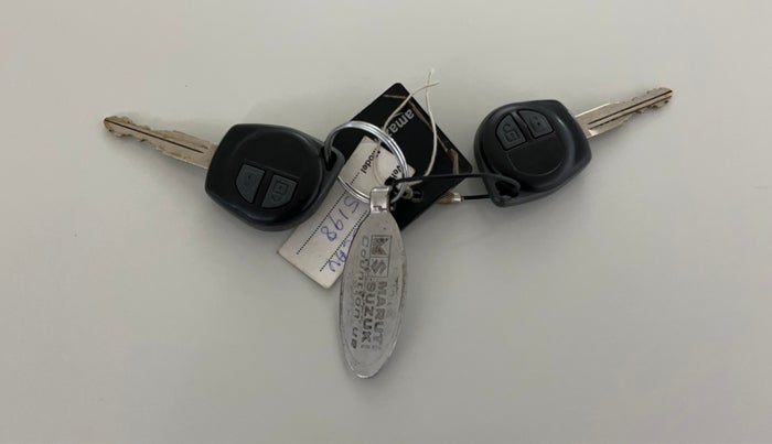 2016 Maruti Swift LXI (O), Petrol, Manual, 77,956 km, Key Close Up