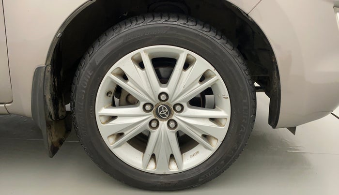 2017 Toyota Innova Crysta 2.8 ZX AT 7 STR, Diesel, Automatic, 74,251 km, Right Front Wheel