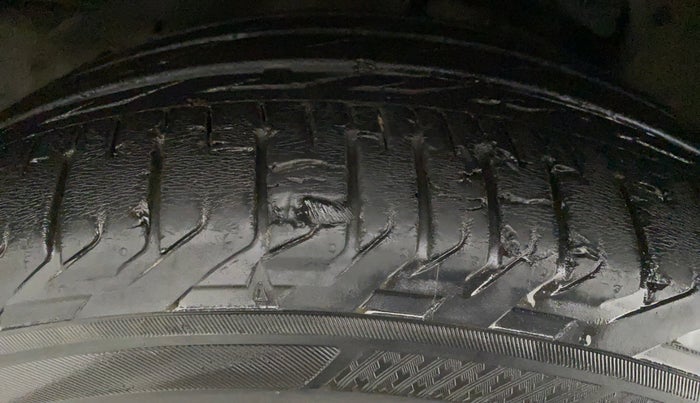 2017 Toyota Innova Crysta 2.8 ZX AT 7 STR, Diesel, Automatic, 74,251 km, Right Rear Tyre Tread