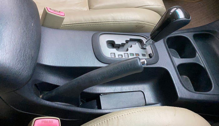 2014 Toyota Fortuner 3.0 4X2 AT, Diesel, Automatic, 73,031 km, Gear Lever