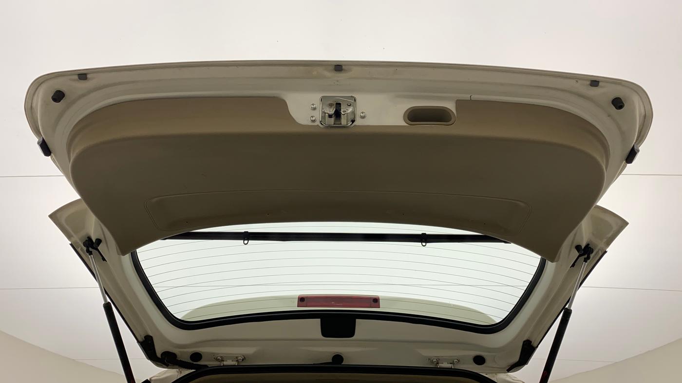 2014 Toyota Fortuner 3.0 4X2 AT, Diesel, Automatic, 73,031 km, Boot Door Open