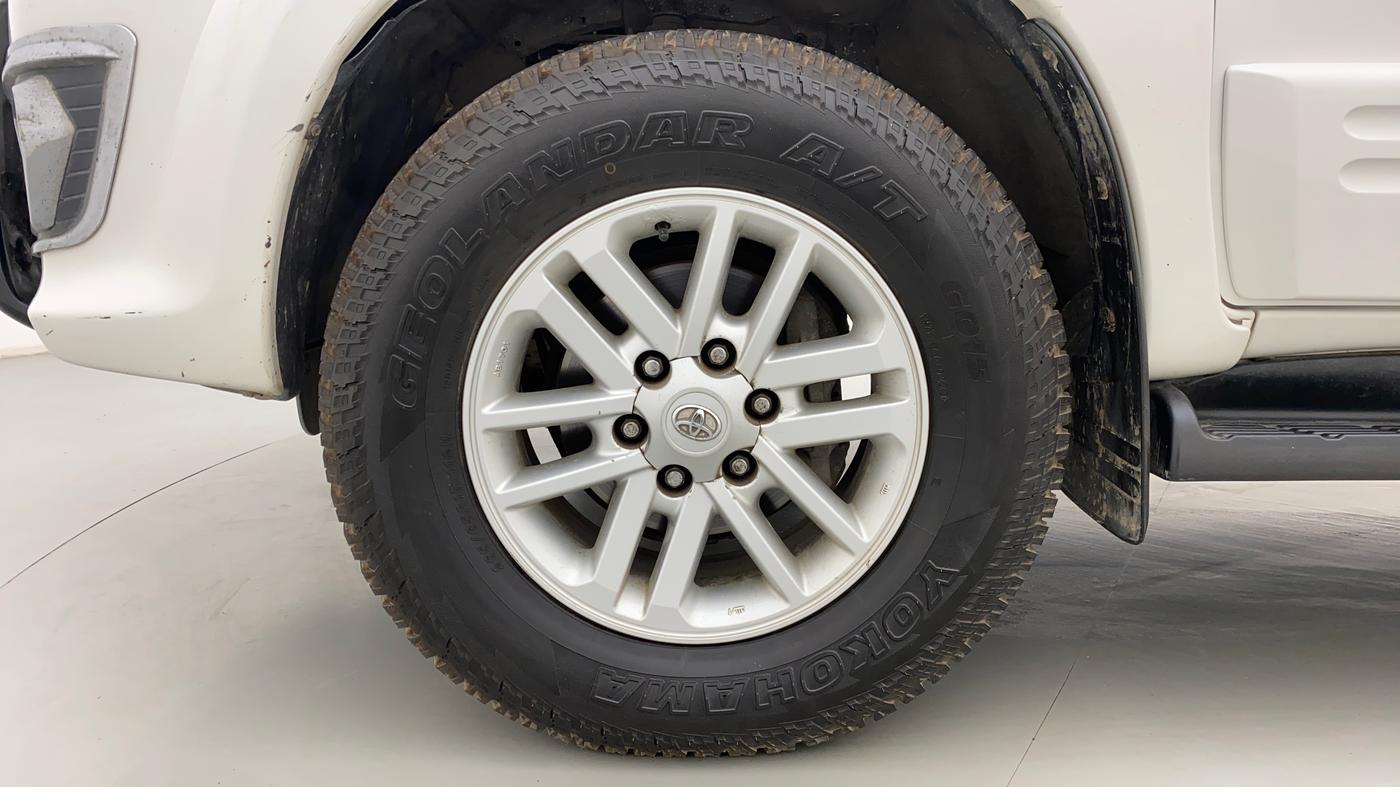 2014 Toyota Fortuner 3.0 4X2 AT, Diesel, Automatic, 73,031 km, Left Front Wheel