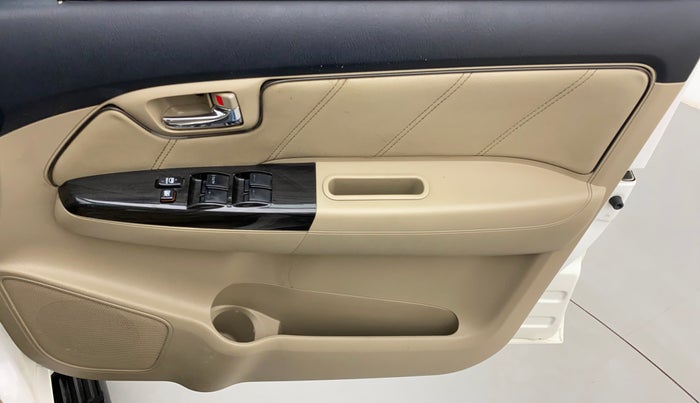 2014 Toyota Fortuner 3.0 4X2 AT, Diesel, Automatic, 73,031 km, Driver Side Door Panels Control