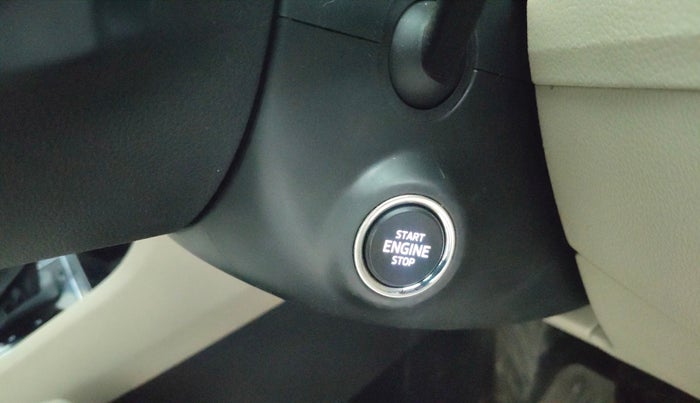 2017 Skoda Superb L&K 1.8 TSI AT, Petrol, Automatic, 91,341 km, Keyless Start/ Stop Button